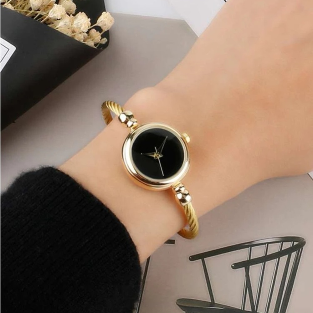 Round Pointer Quartz Watch In Stainless Steel - image 2